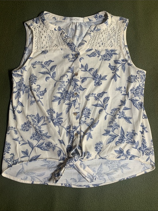 Eden & Olivia Tops - Eden & Olivia blue & cream floral button up shirt with tie and crochet detail. L